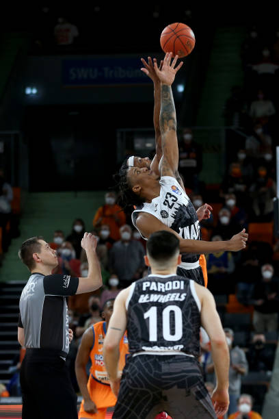 展现了顽强 展现了顽强